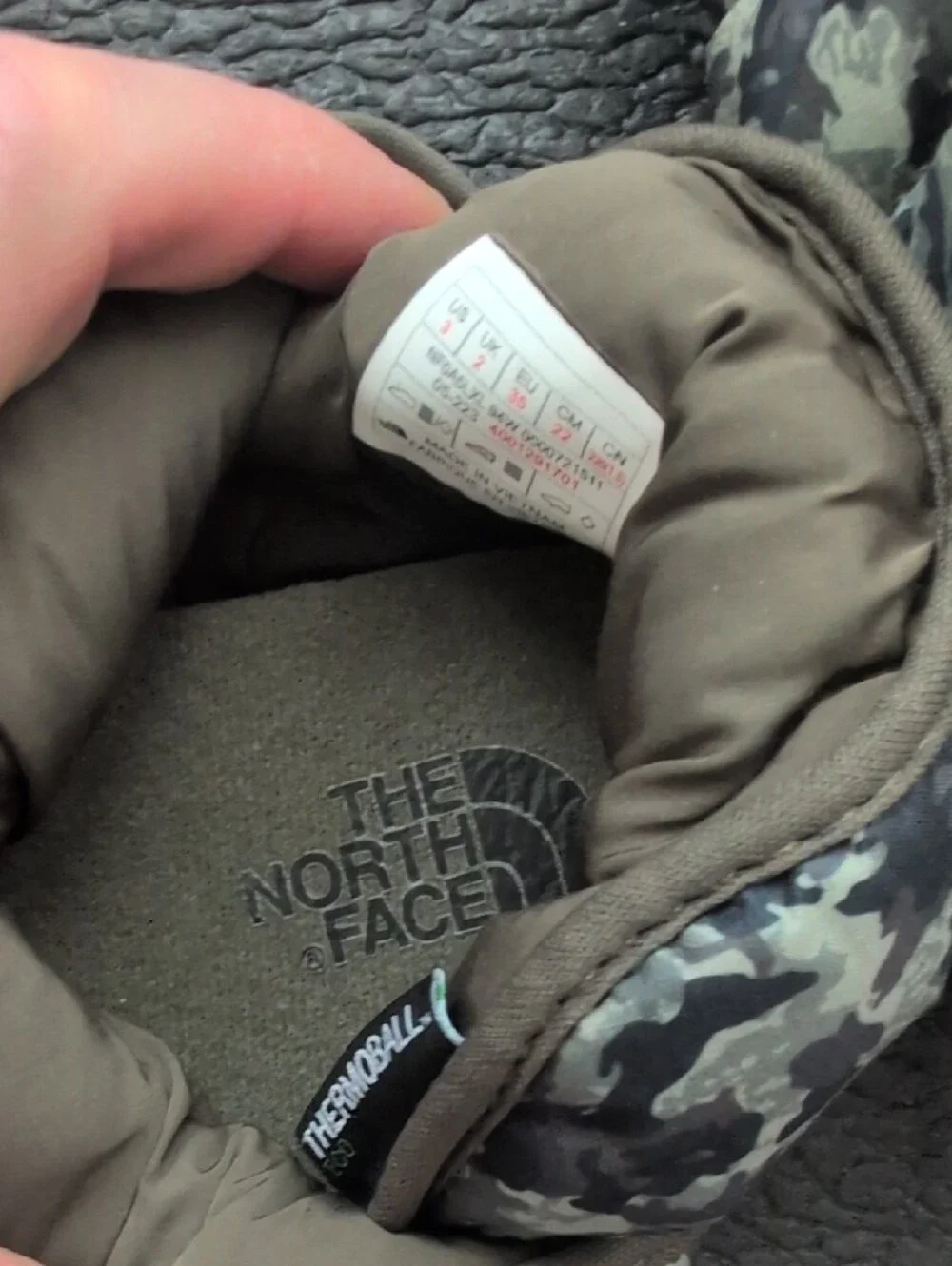 NWOT Camo The North Face Kids Thermoball Traction booties, Slippers, Camp Shoes